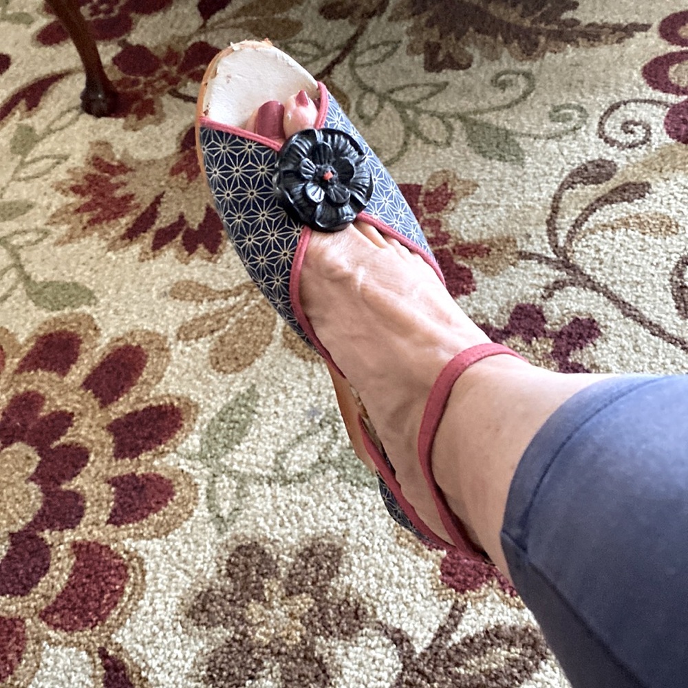 Dick & Jayne platform ankle-strap shoes. Size 9.  From Anthropologie. Boho style